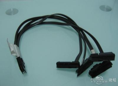 出條IBM MPRO工作站拆下來(lái)的原裝1分4 SAS線 FRU/41Y4256_二手電腦/DIY配件論壇_太平洋電腦網(wǎng)產(chǎn)品論壇